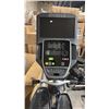 Image 2 : OCTANE FITNESS XRIDE WITH ADJUSTABLE CONTROLS AND DIGITAL DISPLAY