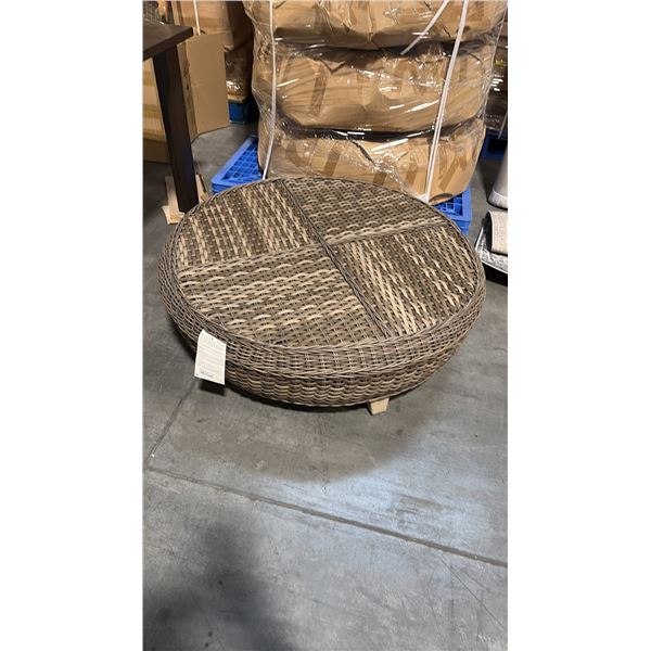 RATANA HILLSBORO SECTIONAL 40" ROUND COFFEE TABLE/OTTOMAN