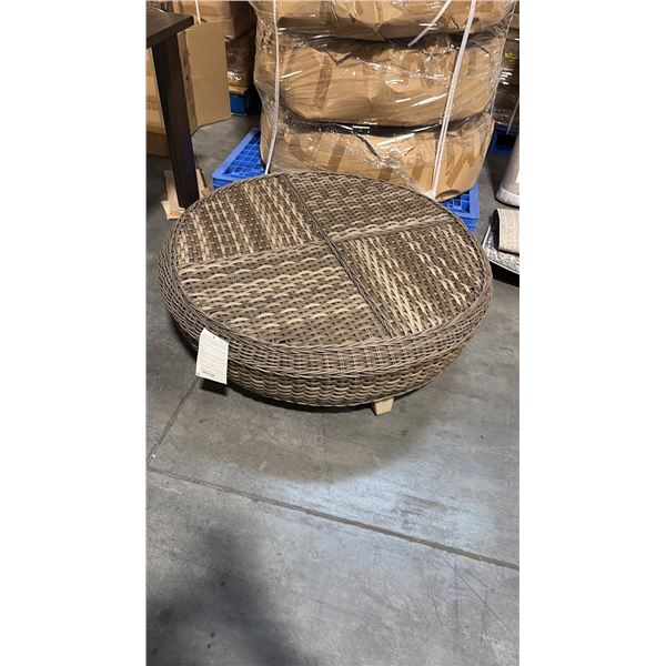 RATANA HILLSBORO SECTIONAL 40" ROUND COFFEE TABLE/OTTOMAN