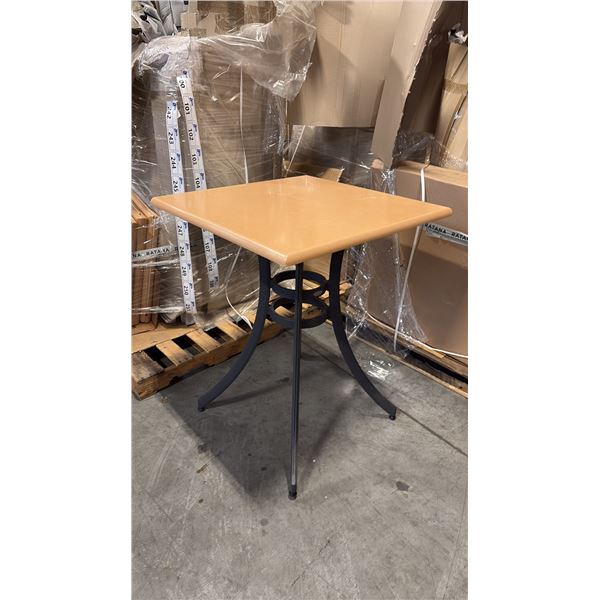 RATANA SEATTLE COUNTER PATIO TABLE BASE WITH APPROXIMATELY 31"X31" TABLE TOP