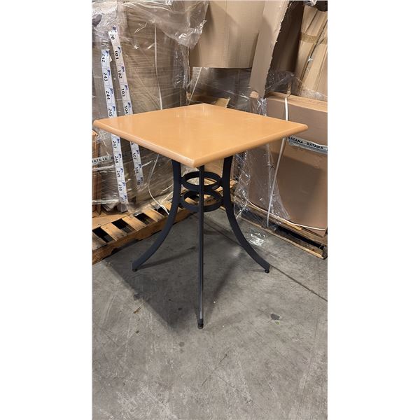 RATANA SEATTLE COUNTER PATIO TABLE BASE WITH APPROXIMATELY 31"X31" TABLE TOP