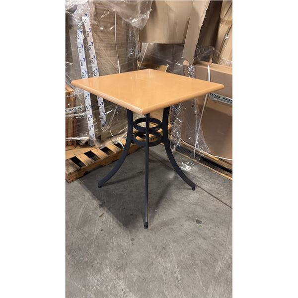 RATANA SEATTLE COUNTER PATIO TABLE BASE WITH APPROXIMATELY 31"X31" TABLE TOP