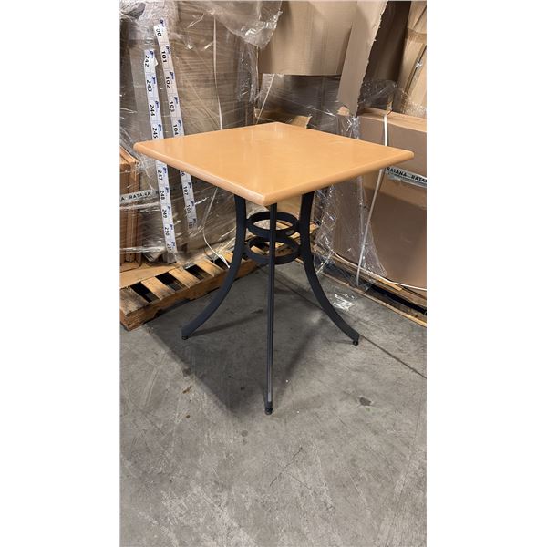 RATANA SEATTLE COUNTER PATIO TABLE BASE WITH APPROXIMATELY 31"X31" TABLE TOP
