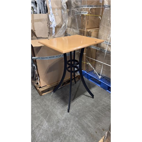 RATANA SEATTLE BAR PATIO TABLE BASE WITH APPROXIMATELY 31"X24" TABLE TOP
