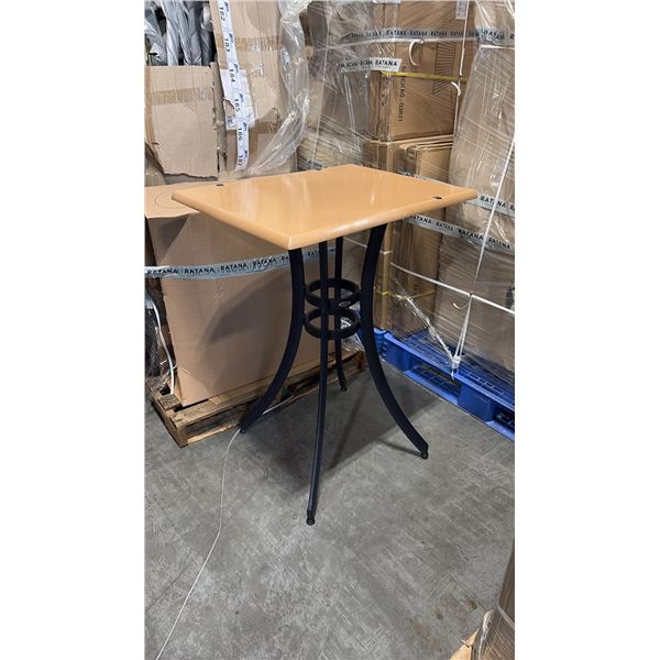 RATANA SEATTLE BAR PATIO TABLE BASE WITH APPROXIMATELY 31"X24" TABLE TOP