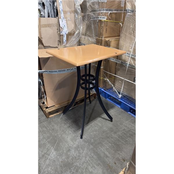 RATANA SEATTLE BAR PATIO TABLE BASE WITH APPROXIMATELY 31"X24" TABLE TOP