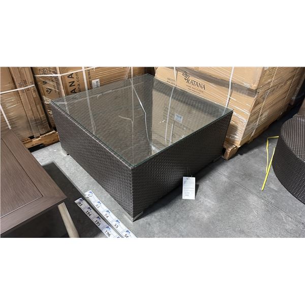 RATANA 39"X39" GLASS TOP PATIO END TABLE