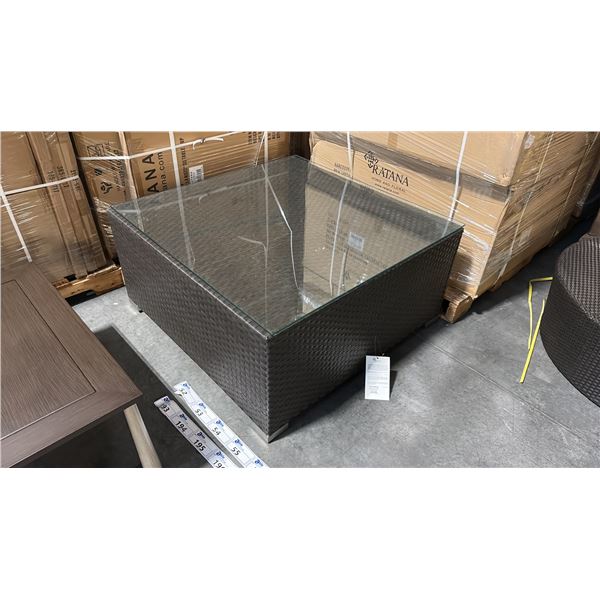 RATANA 39"X39" GLASS TOP PATIO END TABLE