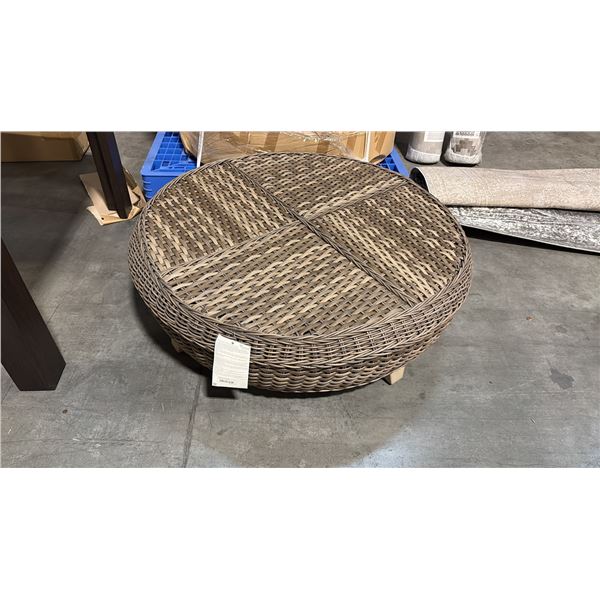RATANA HILLSBORO SECTIONAL 40" ROUND COFFEE TABLE/OTTOMAN