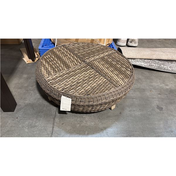 RATANA HILLSBORO SECTIONAL 40" ROUND COFFEE TABLE/OTTOMAN