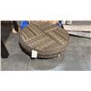 Image 1 : RATANA HILLSBORO SECTIONAL 40" ROUND COFFEE TABLE/OTTOMAN