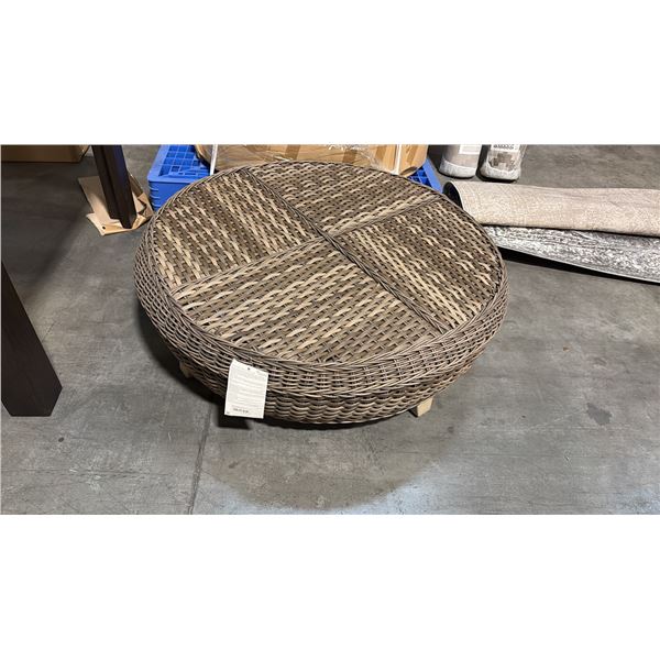 RATANA HILLSBORO SECTIONAL 40" ROUND COFFEE TABLE/OTTOMAN
