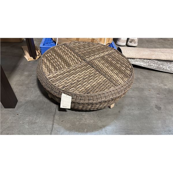 RATANA HILLSBORO SECTIONAL 40" ROUND COFFEE TABLE/OTTOMAN