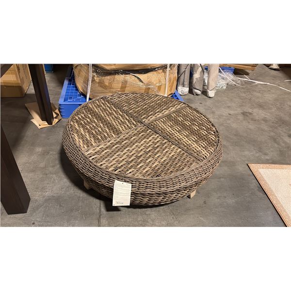 RATANA HILLSBORO SECTIONAL 40" ROUND COFFEE TABLE/OTTOMAN