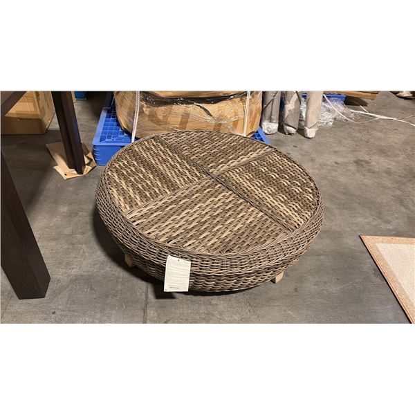RATANA HILLSBORO SECTIONAL 40" ROUND COFFEE TABLE/OTTOMAN