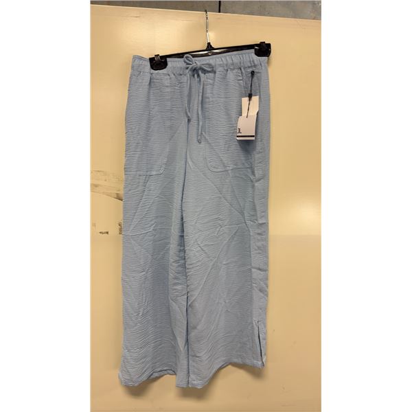 BOX OF JULES & LEOPOLD ASSORTED LIGHT BLUE PULL ON WIDE LEG CROP CAPRI PANTS