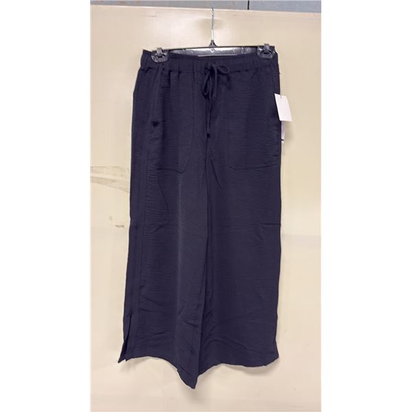BOX OF JULES & LEOPOLD ASSORTED BLACK PULL ON WIDE LEG CROP CAPRI PANTS