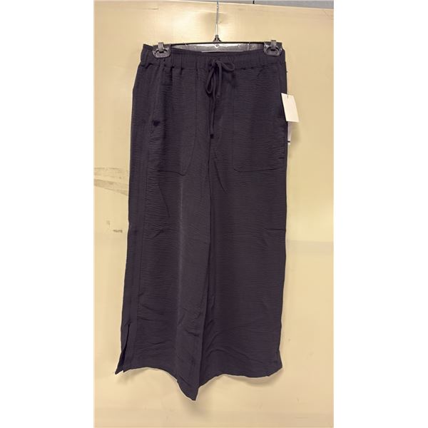 BOX OF JULES & LEOPOLD ASSORTED BLACK PULL ON WIDE LEG CROP CAPRI PANTS