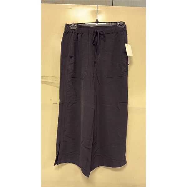 BOX OF JULES & LEOPOLD ASSORTED BLACK PULL ON WIDE LEG CROP CAPRI PANTS