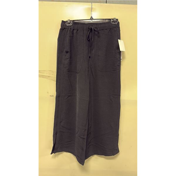 BOX OF JULES & LEOPOLD ASSORTED BLACK PULL ON WIDE LEG CROP CAPRI PANTS