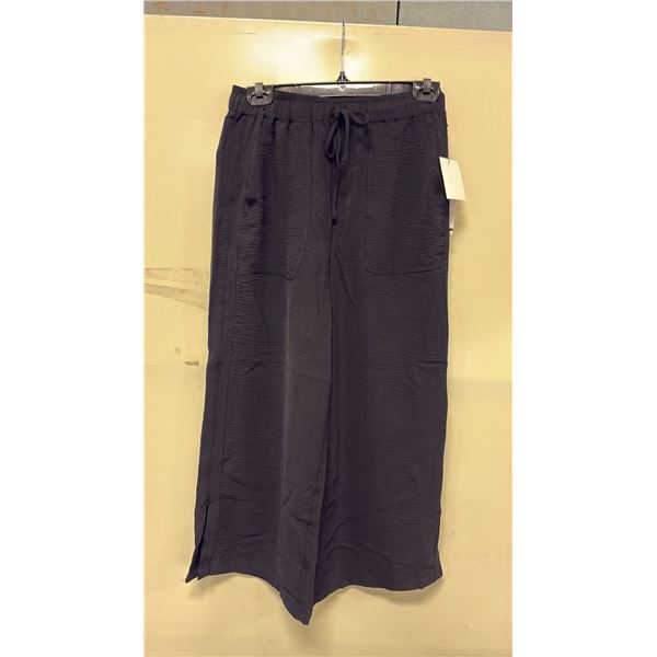 BOX OF JULES & LEOPOLD ASSORTED BLACK PULL ON WIDE LEG CROP CAPRI PANTS