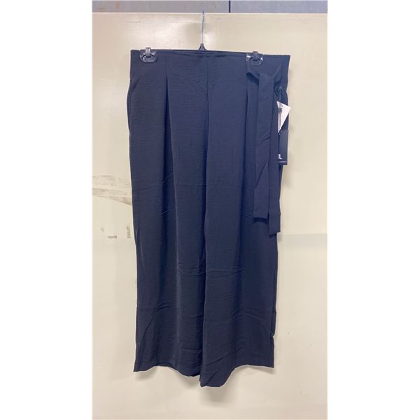 BOX OF JULES & LEOPOLD ASSORTED BLACK PULL ON WIDE LEG CROP CAPRI PANTS