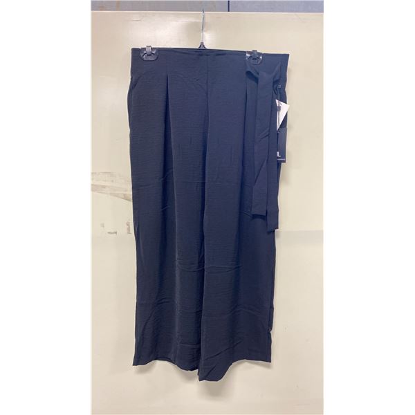 BOX OF JULES & LEOPOLD ASSORTED BLACK PULL ON WIDE LEG CROP CAPRI PANTS