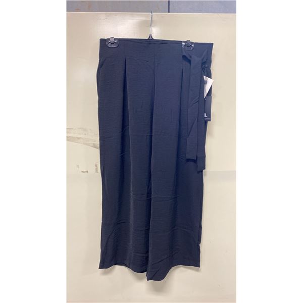 BOX OF JULES & LEOPOLD ASSORTED BLACK PULL ON WIDE LEG CROP CAPRI PANTS