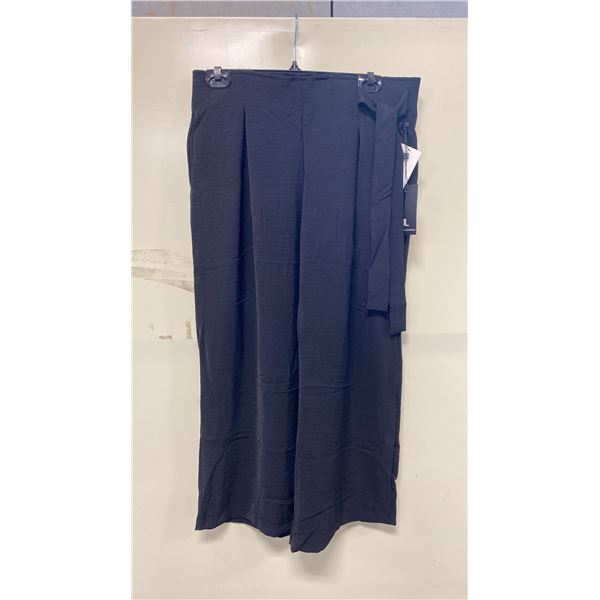 BOX OF JULES & LEOPOLD ASSORTED BLACK PULL ON WIDE LEG CROP CAPRI PANTS