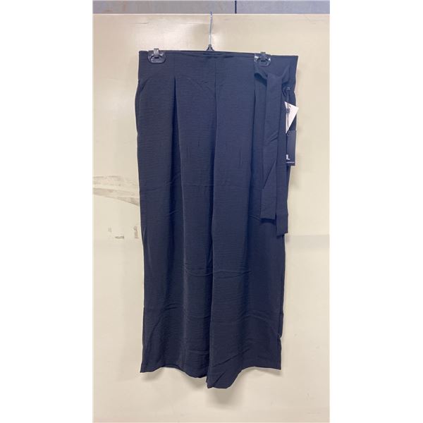 BOX OF JULES & LEOPOLD ASSORTED BLACK PULL ON WIDE LEG CROP CAPRI PANTS