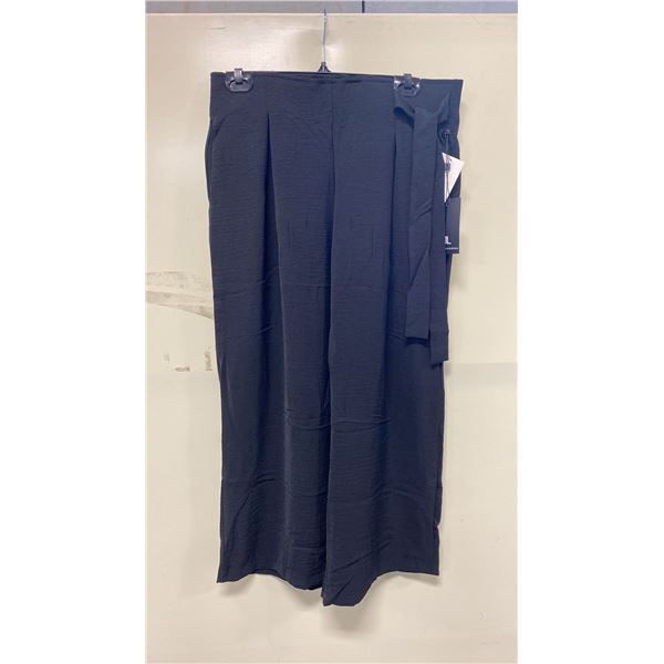 BOX OF JULES & LEOPOLD ASSORTED BLACK PULL ON WIDE LEG CROP CAPRI PANTS