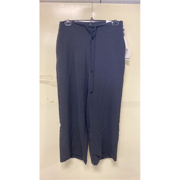 BOX OF JULES & LEOPOLD ASSORTED BLACK PULL ON WIDE LEG CROP CAPRI PANTS