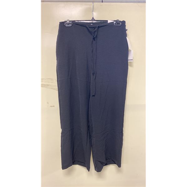 BOX OF JULES & LEOPOLD ASSORTED BLACK PULL ON WIDE LEG CROP CAPRI PANTS