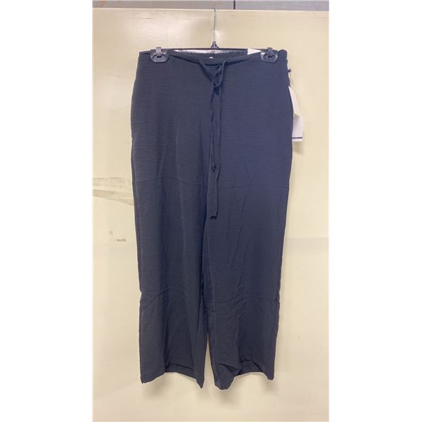 BOX OF JULES & LEOPOLD ASSORTED BLACK PULL ON WIDE LEG CROP CAPRI PANTS