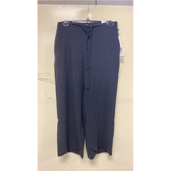 BOX OF JULES & LEOPOLD ASSORTED BLACK PULL ON WIDE LEG CROP CAPRI PANTS