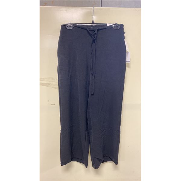 BOX OF JULES & LEOPOLD ASSORTED BLACK PULL ON WIDE LEG CROP CAPRI PANTS