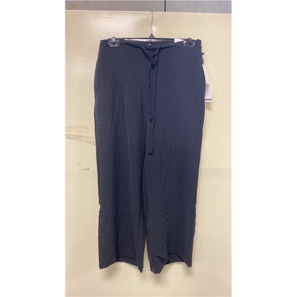 BOX OF JULES & LEOPOLD ASSORTED BLACK PULL ON WIDE LEG CROP CAPRI PANTS