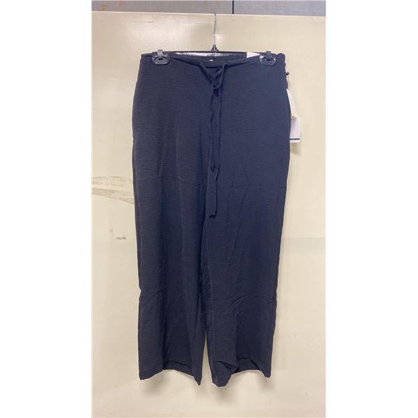 BOX OF JULES & LEOPOLD ASSORTED BLACK PULL ON WIDE LEG CROP CAPRI PANTS