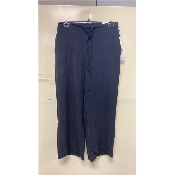 BOX OF JULES & LEOPOLD ASSORTED BLACK PULL ON WIDE LEG CROP CAPRI PANTS