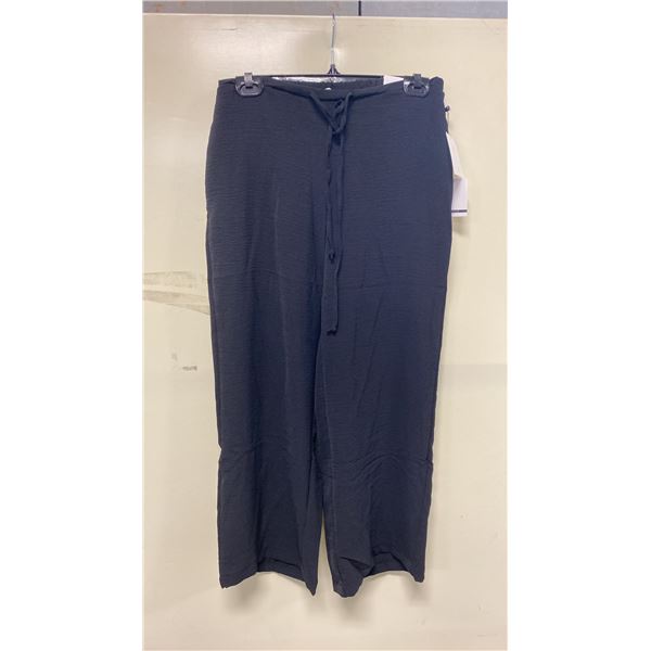 BOX OF JULES & LEOPOLD ASSORTED BLACK PULL ON WIDE LEG CROP CAPRI PANTS