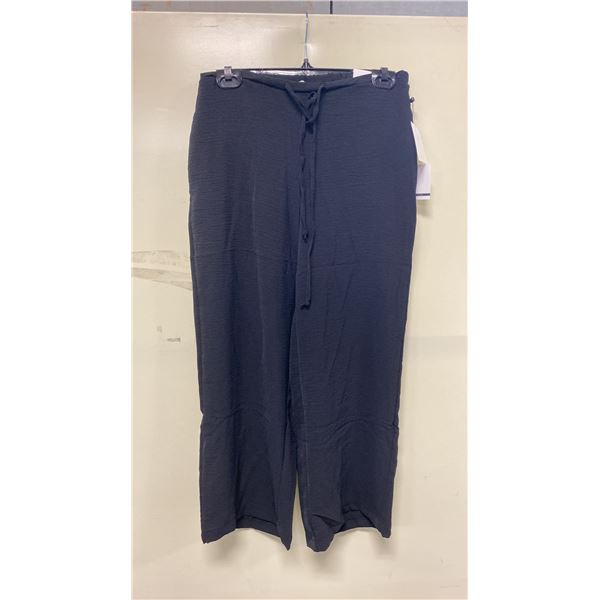 BOX OF JULES & LEOPOLD ASSORTED BLACK PULL ON WIDE LEG CROP CAPRI PANTS