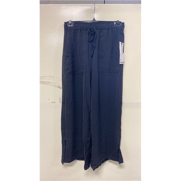 BOX OF JULES & LEOPOLD ASSORTED BLACK PULL ON WIDE LEG CROP CAPRI PANTS