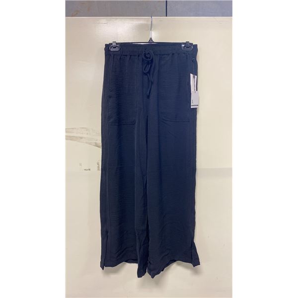 BOX OF JULES & LEOPOLD ASSORTED BLACK PULL ON WIDE LEG CROP CAPRI PANTS