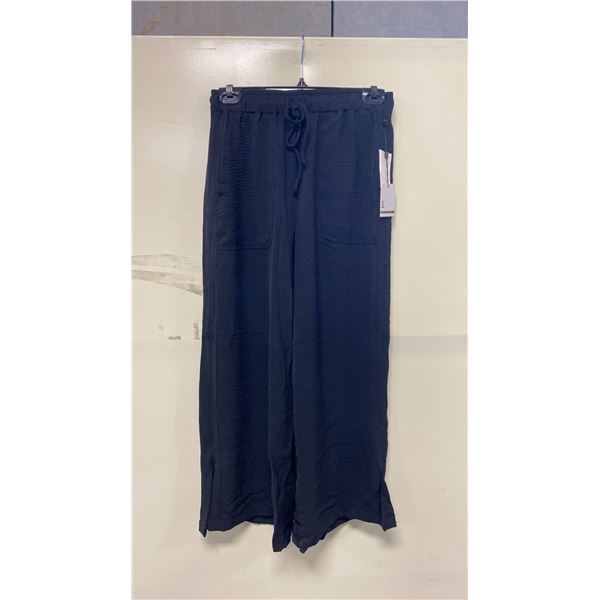 BOX OF JULES & LEOPOLD ASSORTED BLACK PULL ON WIDE LEG CROP CAPRI PANTS