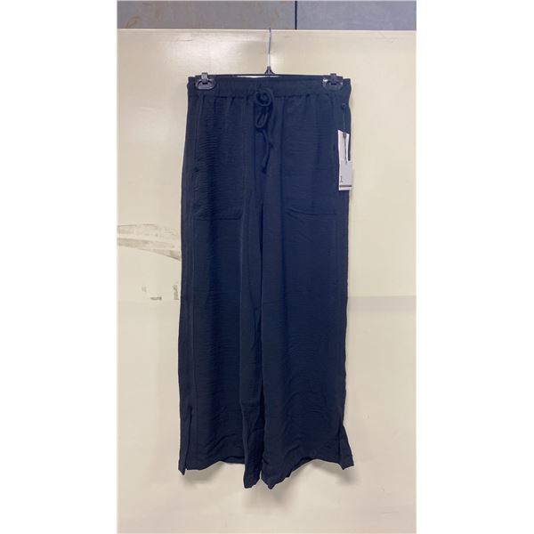 BOX OF JULES & LEOPOLD ASSORTED BLACK PULL ON WIDE LEG CROP CAPRI PANTS