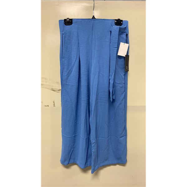 BOX OF JULES & LEOPOLD ASSORTED POOL SIDE PULL ON WIDE LEG CROP CAPRI PANTS