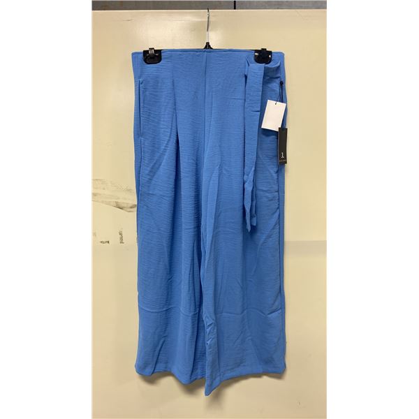 BOX OF JULES & LEOPOLD ASSORTED POOL SIDE PULL ON WIDE LEG CROP CAPRI PANTS