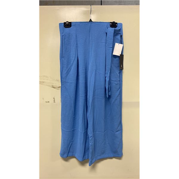 BOX OF JULES & LEOPOLD ASSORTED POOL SIDE PULL ON WIDE LEG CROP CAPRI PANTS