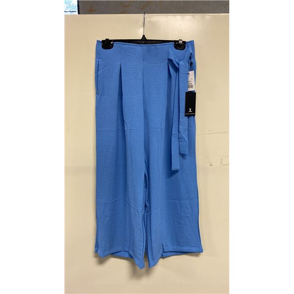 BOX OF JULES & LEOPOLD ASSORTED POOL SIDE PULL ON WIDE LEG CROP CAPRI PANTS