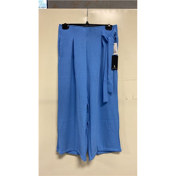 BOX OF JULES & LEOPOLD ASSORTED POOL SIDE PULL ON WIDE LEG CROP CAPRI PANTS